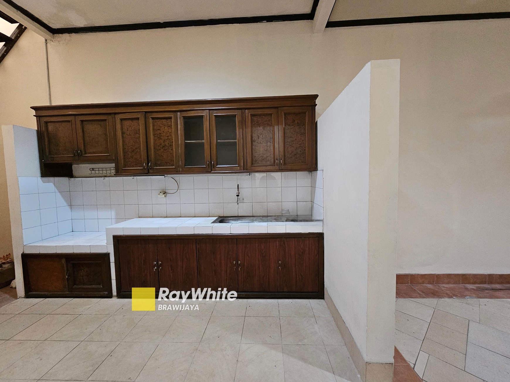 Townhouse di Warung Buncit, Jakarta Selatan, bisa sewa buat kantor