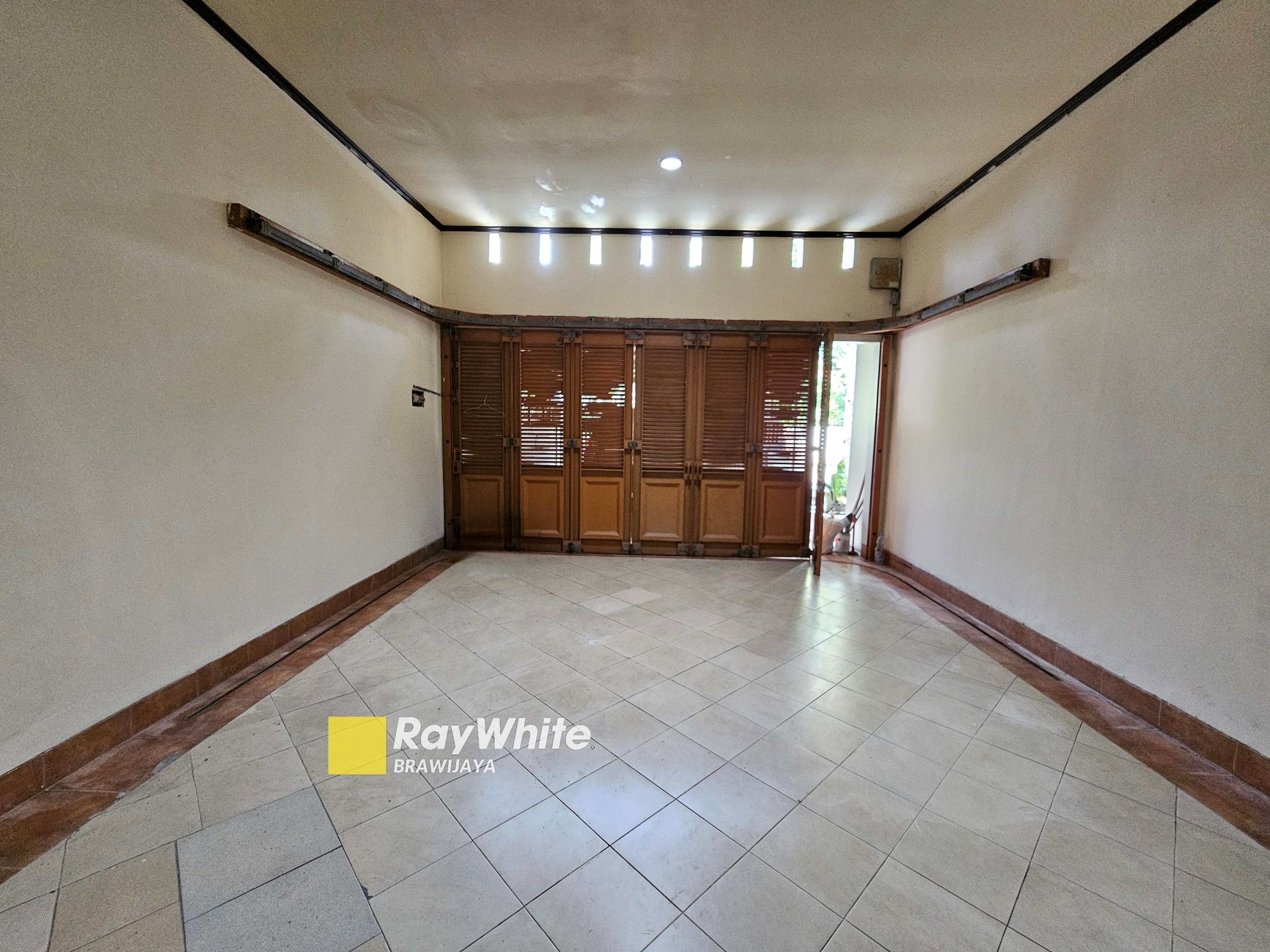 Townhouse di Warung Buncit, Jakarta Selatan, bisa sewa buat kantor