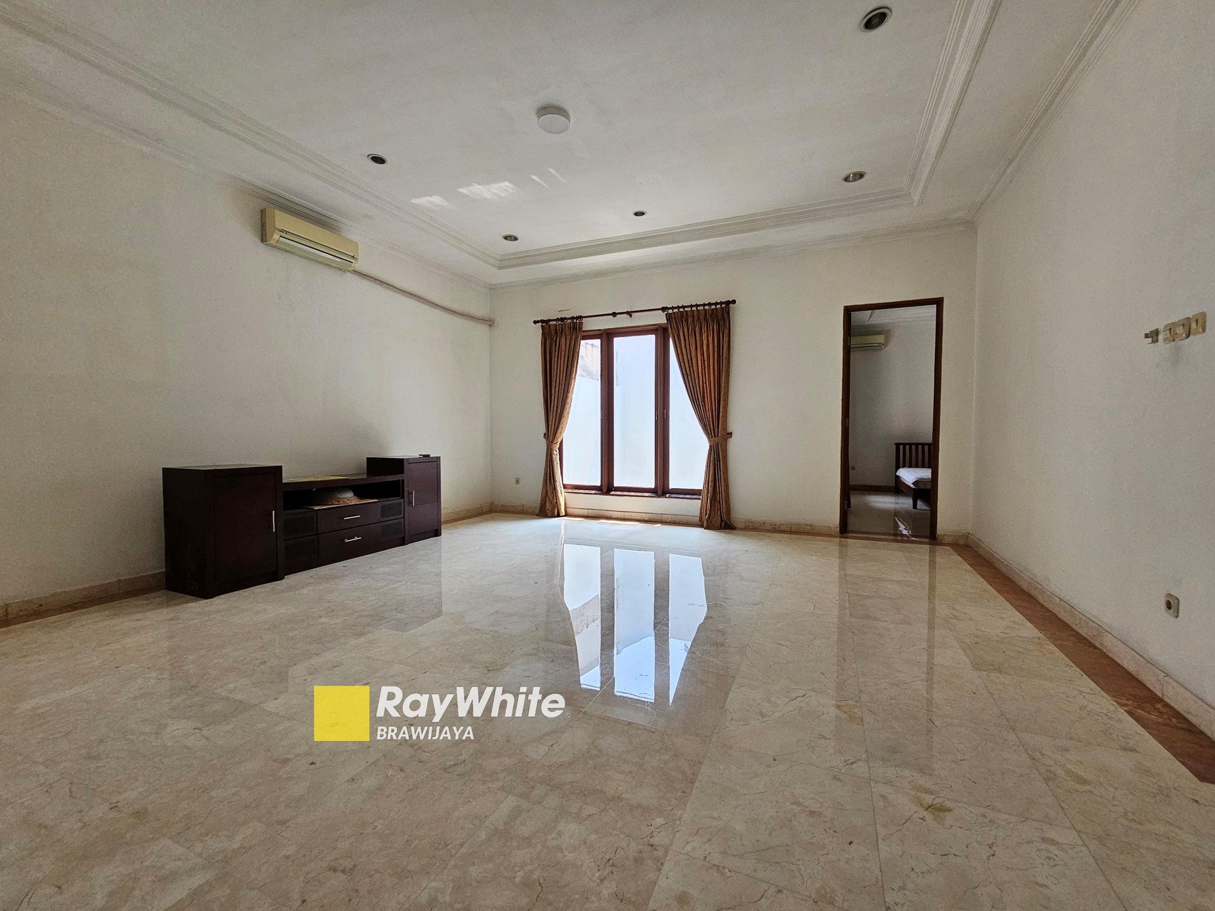 Townhouse di Warung Buncit, Jakarta Selatan, bisa sewa buat kantor