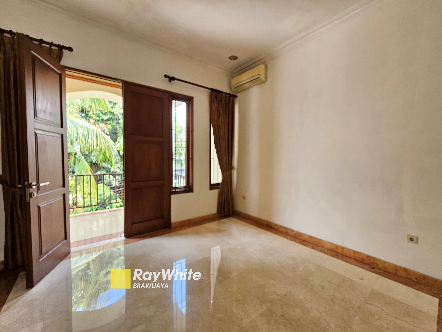 Townhouse di Warung Buncit, Jakarta Selatan, bisa sewa buat kantor
