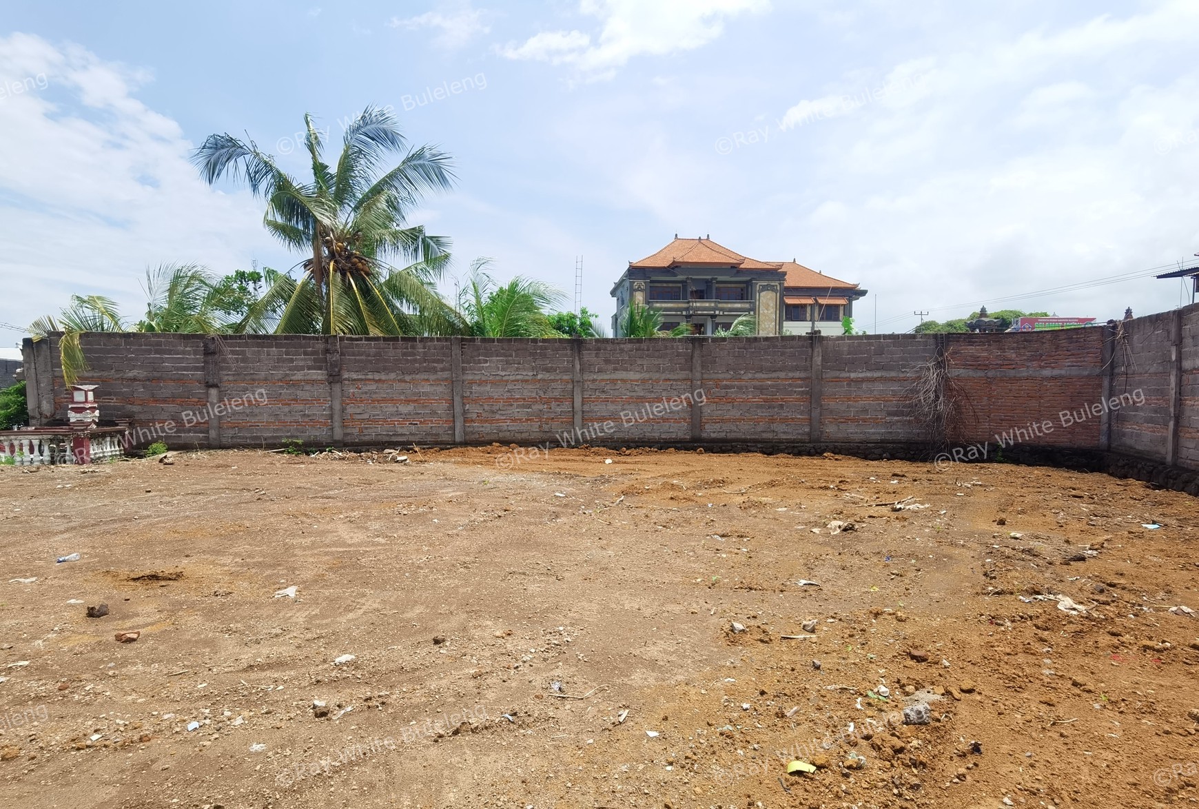 BIG PLOT OF LAND FOR SALE