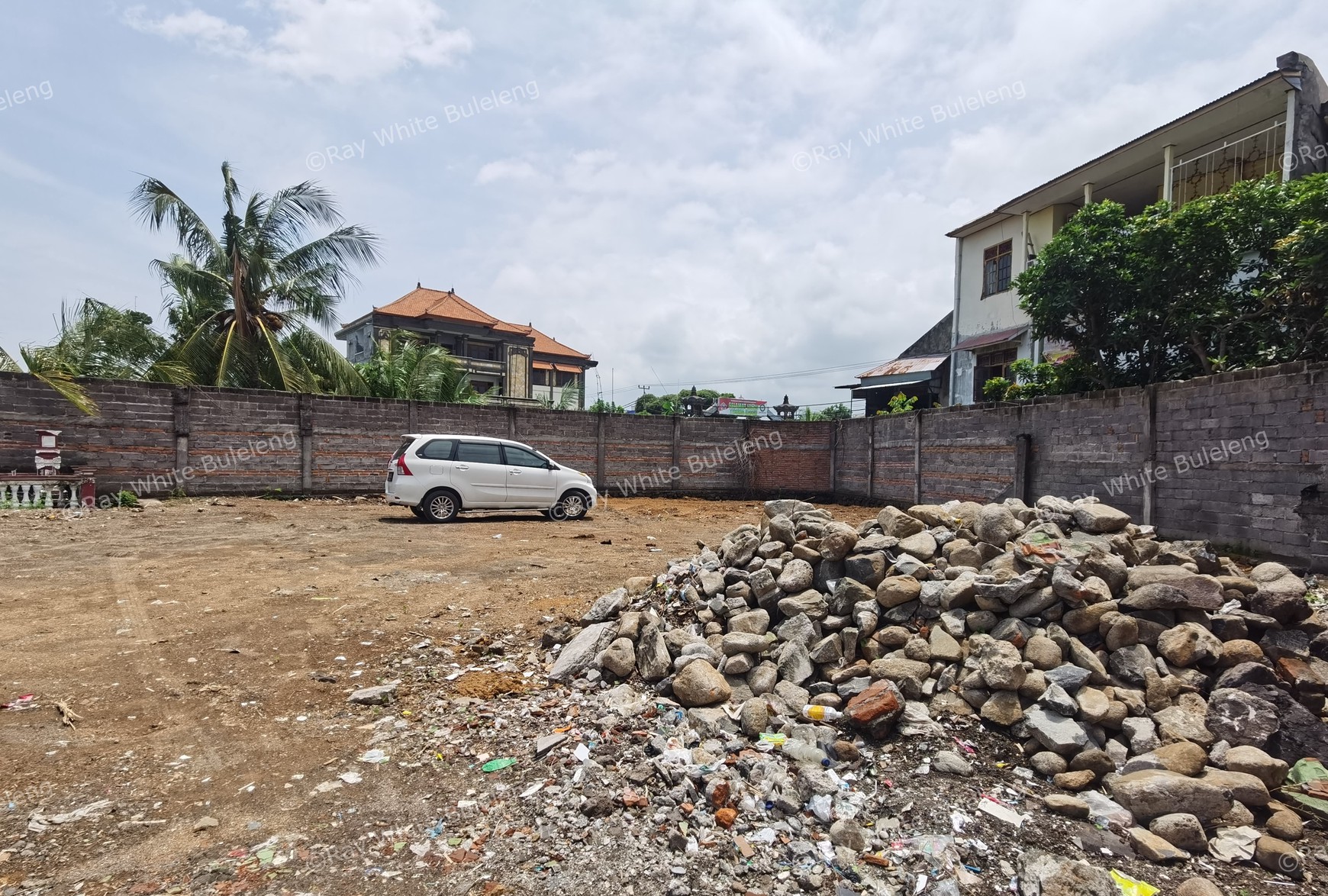 BIG PLOT OF LAND FOR SALE