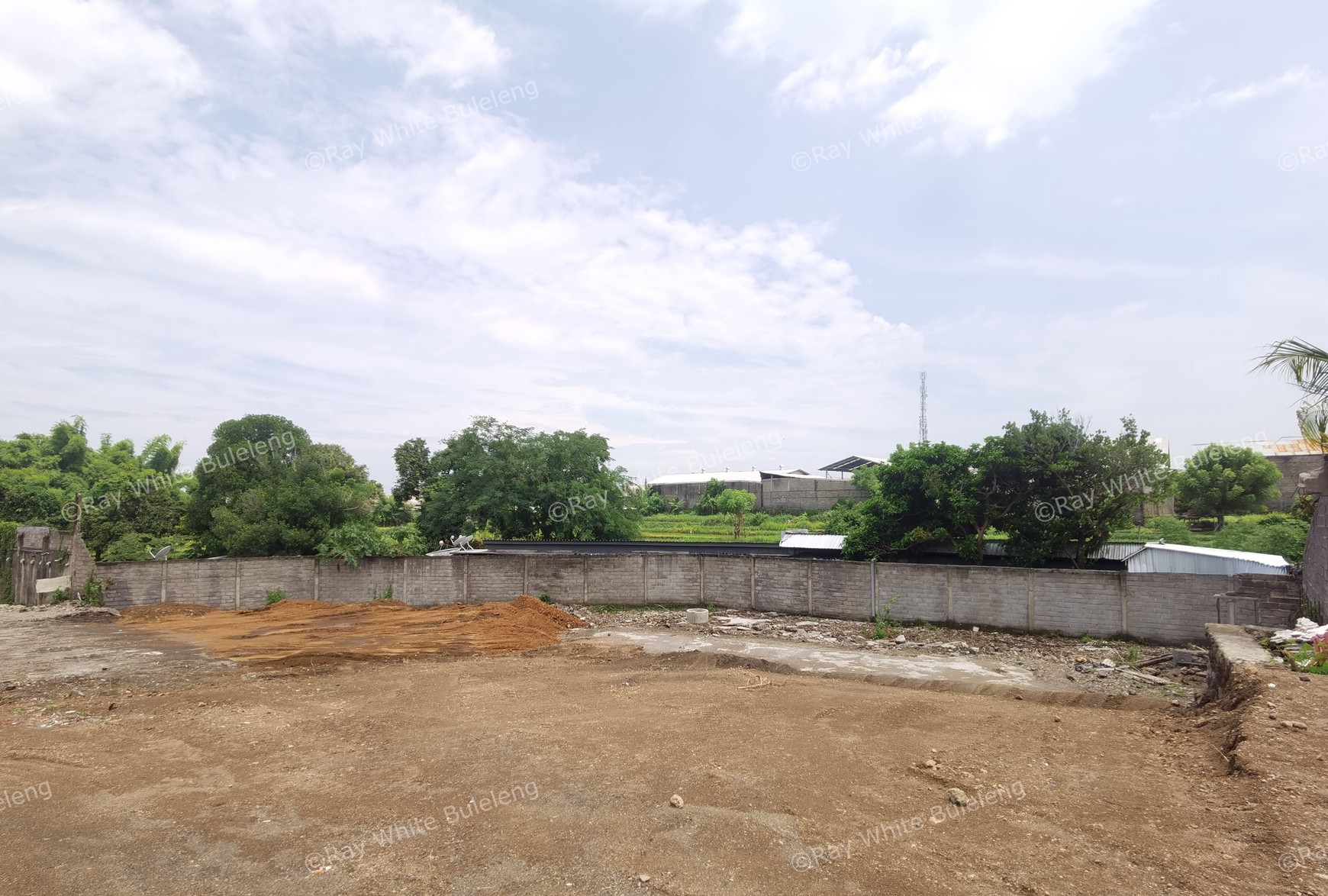 BIG PLOT OF LAND FOR SALE