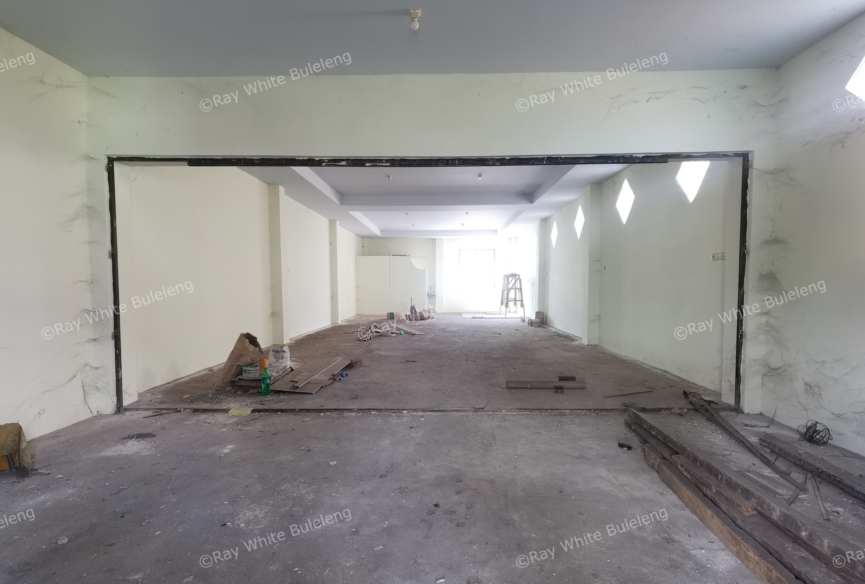 SHOP NEXT TO MAIN PROVINCE ROAD FOR SALE.