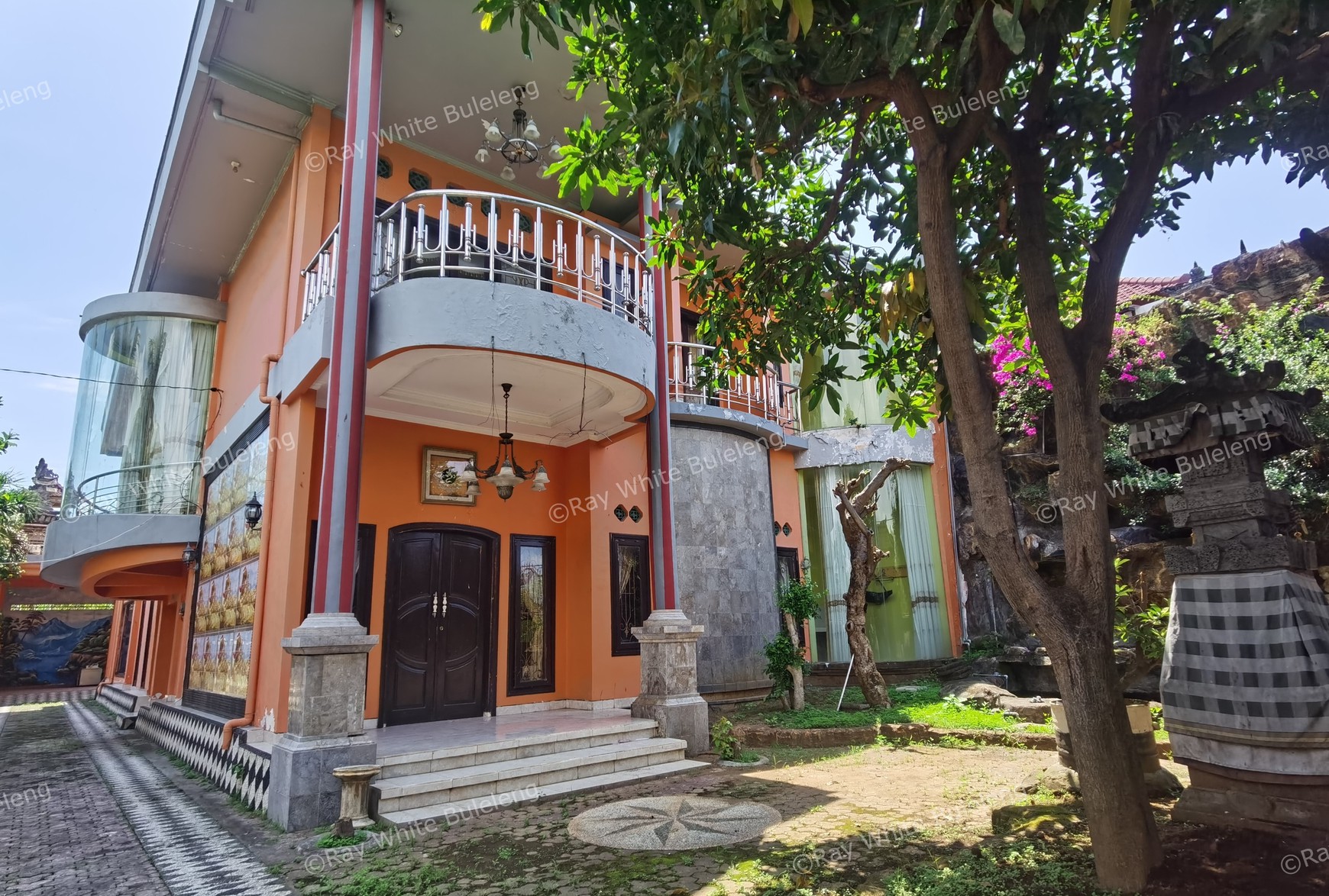 A Nice Spacious House Near Beach