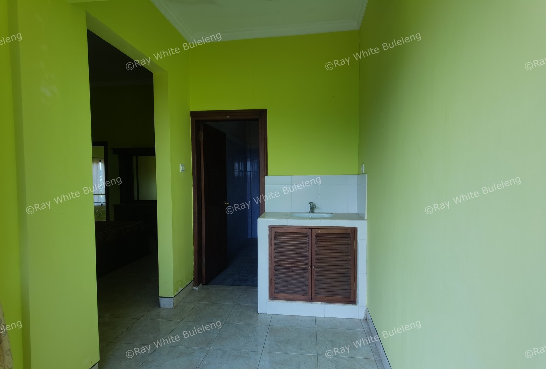 A Nice Spacious House Near Beach