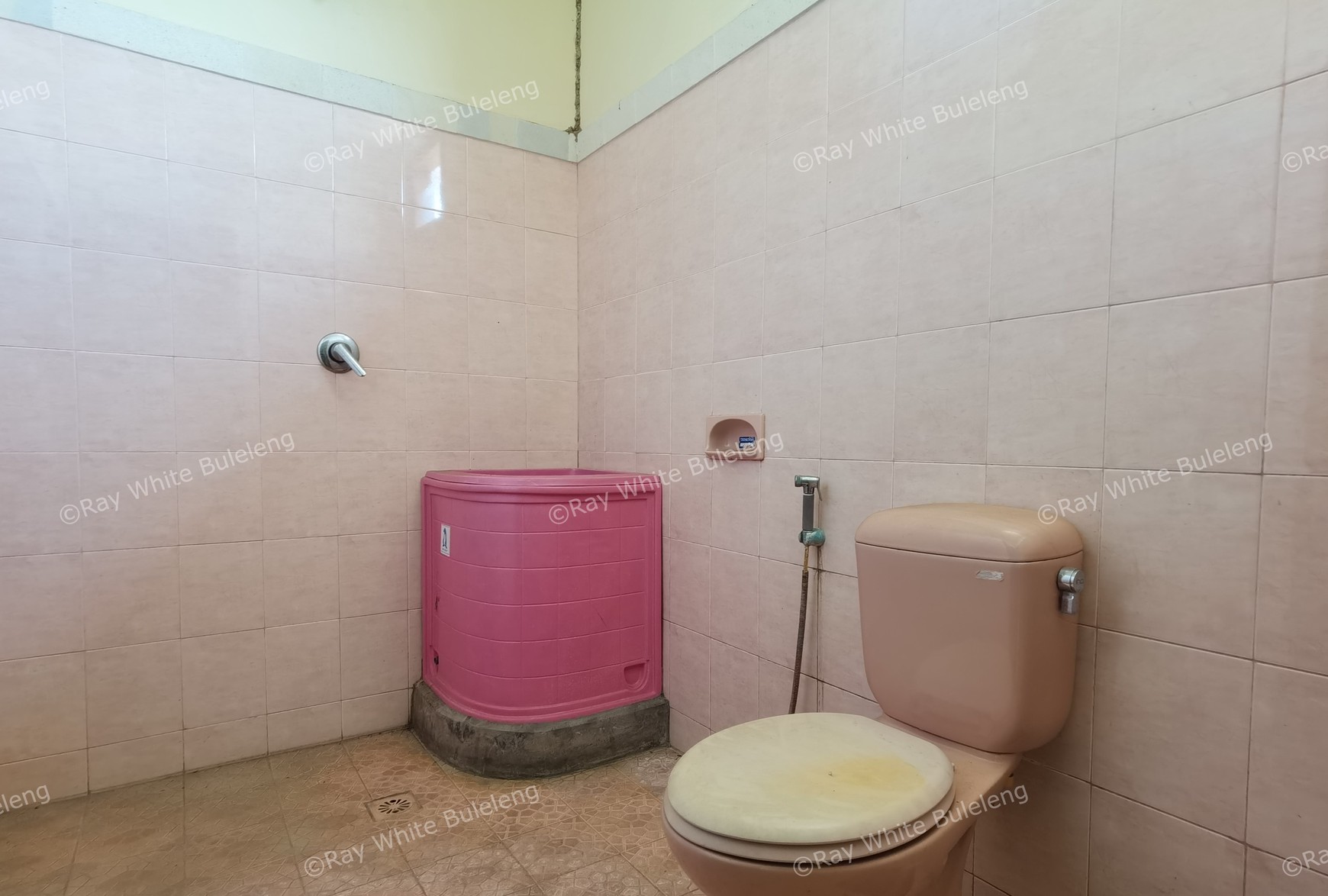 A Nice Spacious House Near Beach