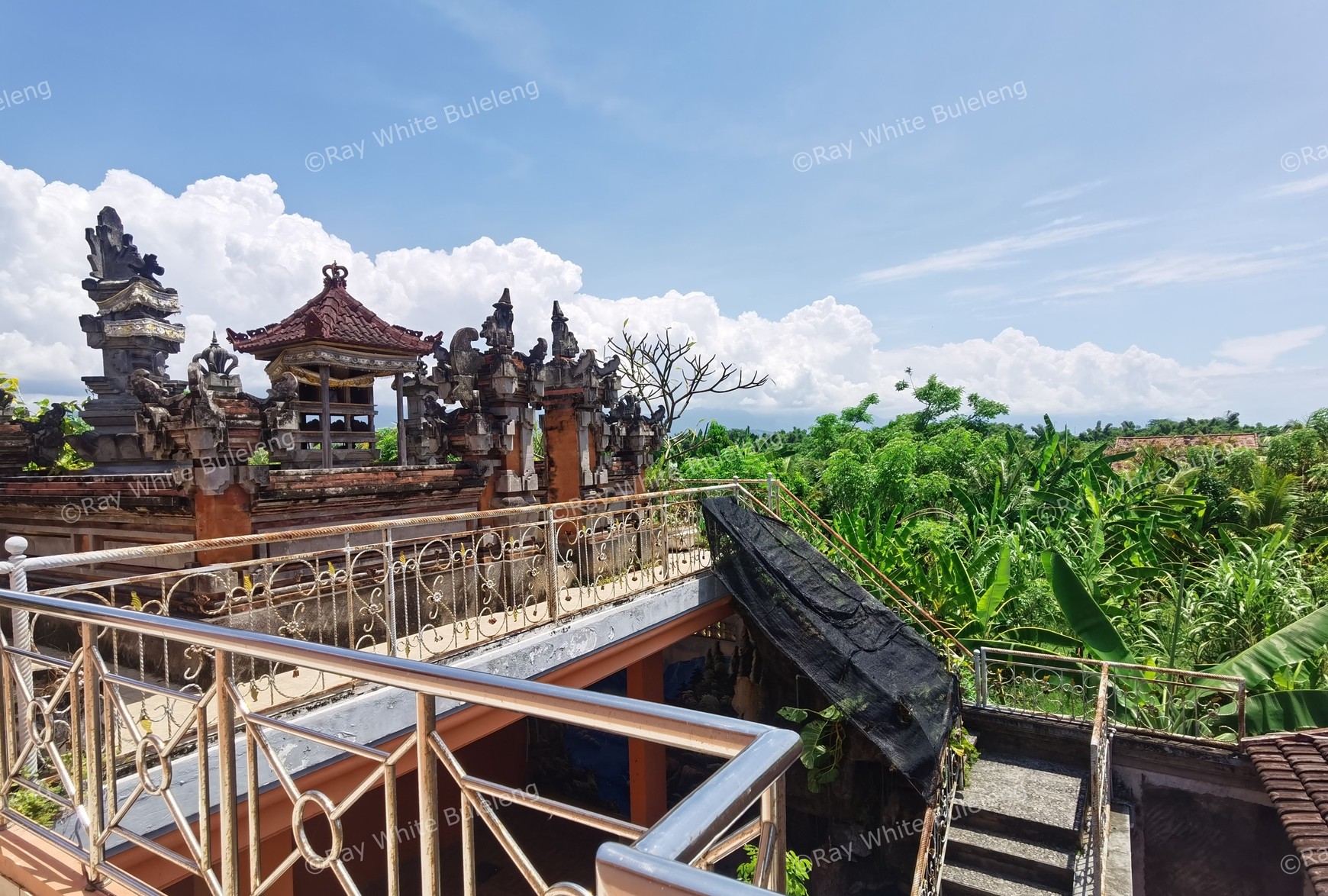 A Nice Spacious House Near Beach