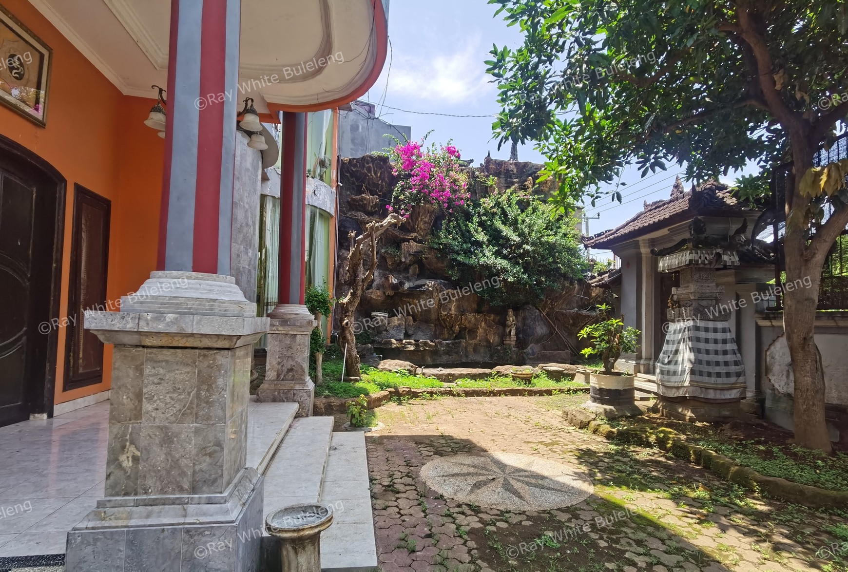 A Nice Spacious House Near Beach