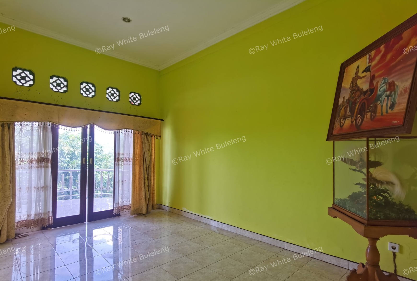 A Nice Spacious House Near Beach