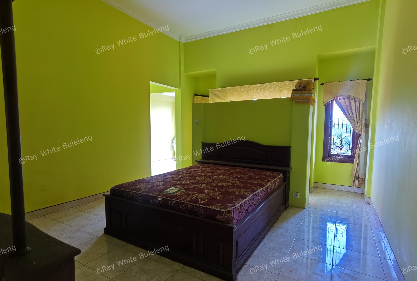 A Nice Spacious House Near Beach
