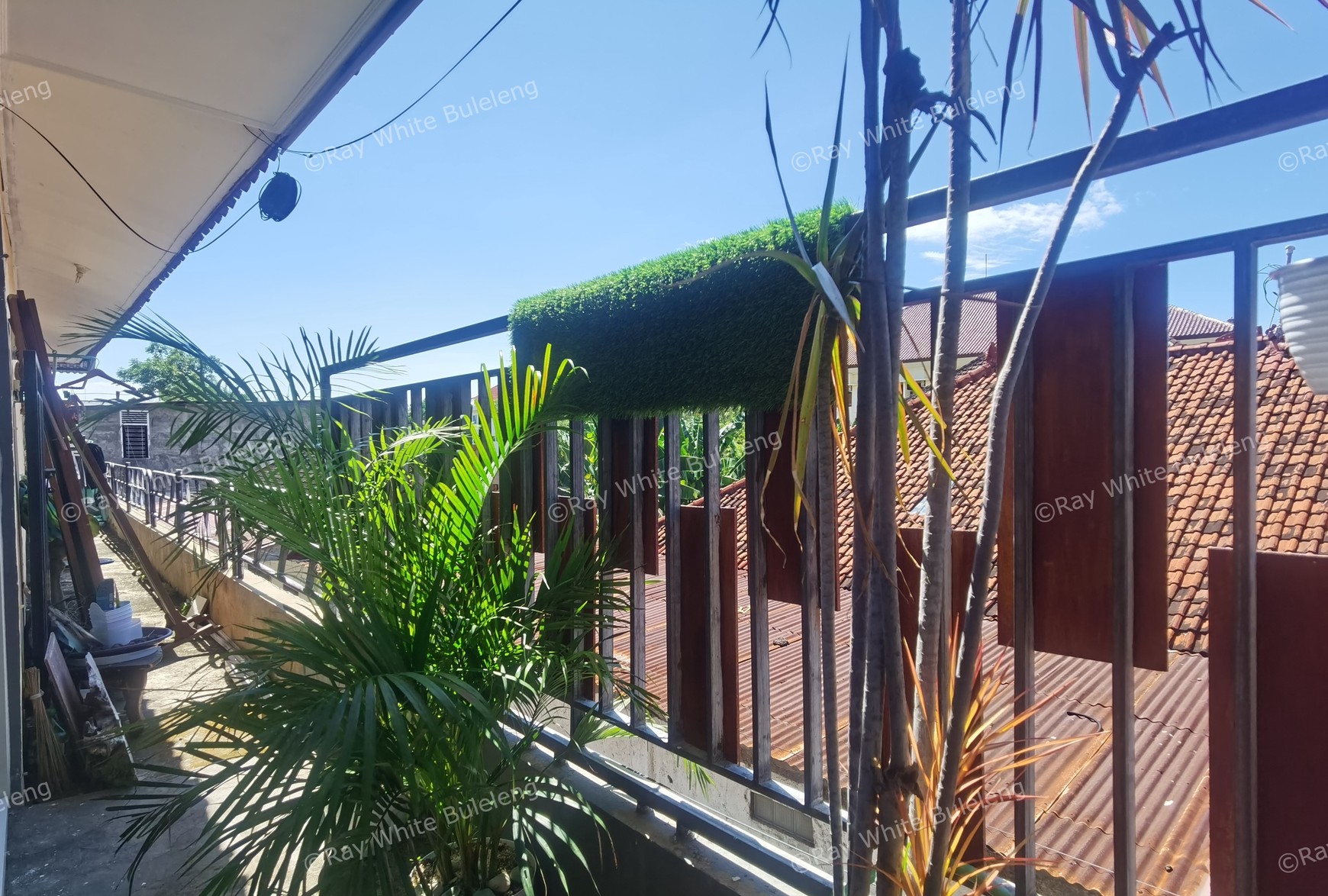 HOUSE, WAREHOUSE AND WORKSHOP FOR SALE