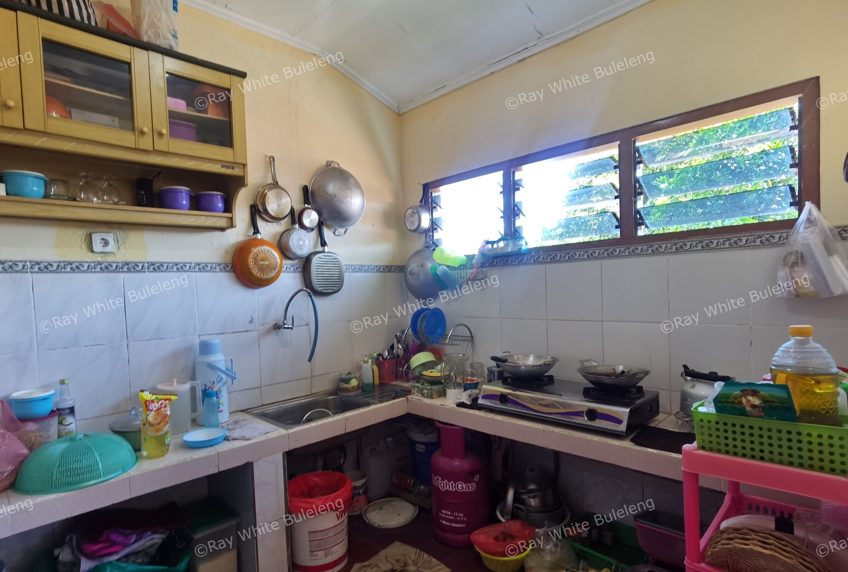 HOUSE, WAREHOUSE AND WORKSHOP FOR SALE