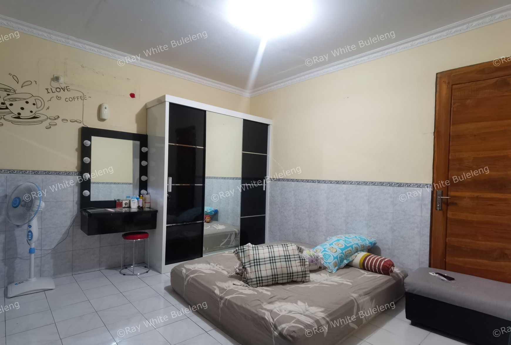 HOUSE, WAREHOUSE AND WORKSHOP FOR SALE