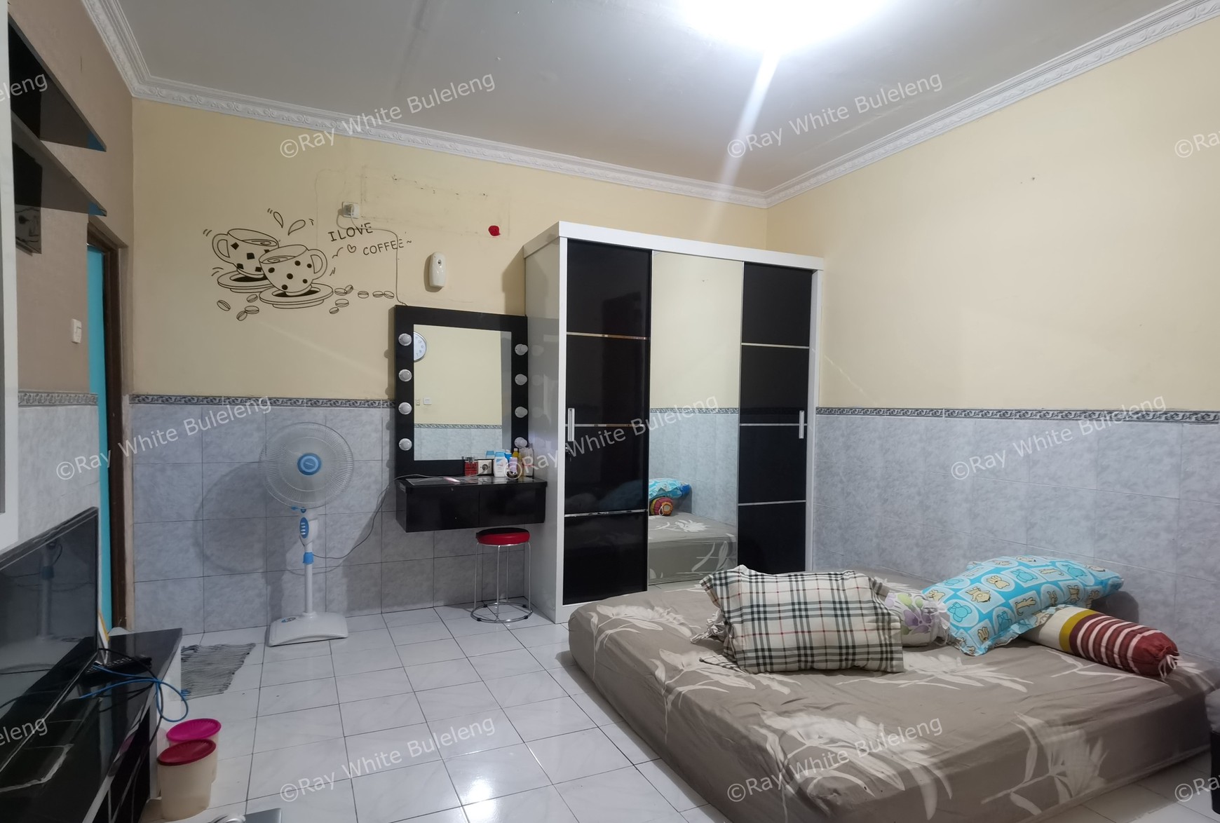 HOUSE, WAREHOUSE AND WORKSHOP FOR SALE