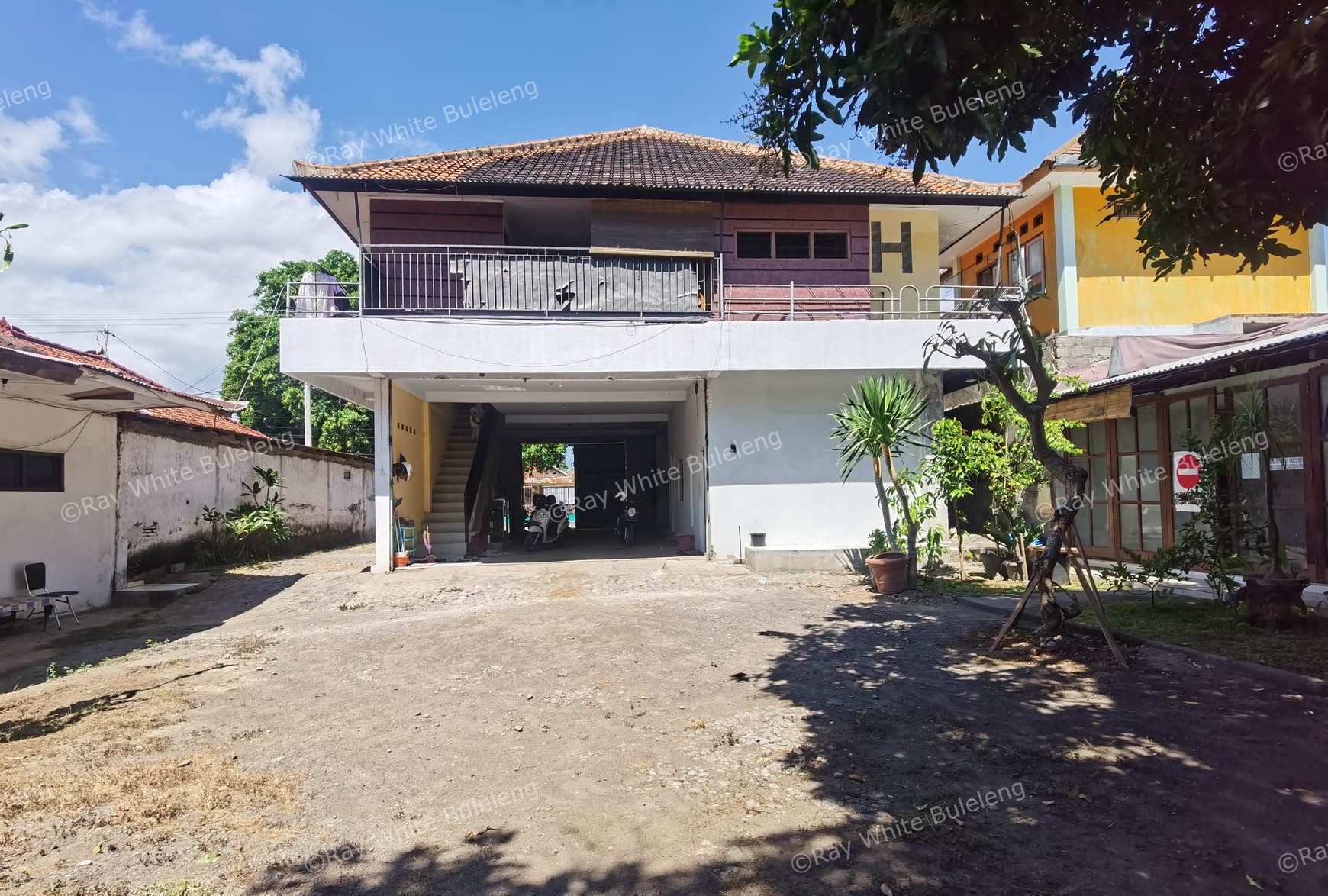 HOUSE, WAREHOUSE AND WORKSHOP FOR SALE
