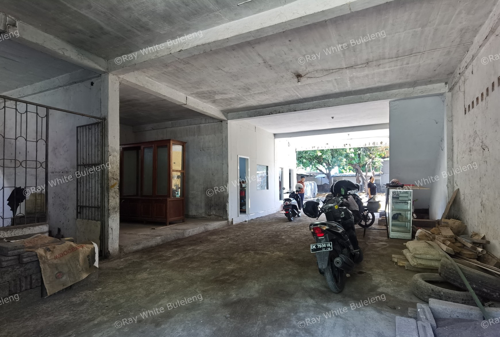 HOUSE, WAREHOUSE AND WORKSHOP FOR SALE