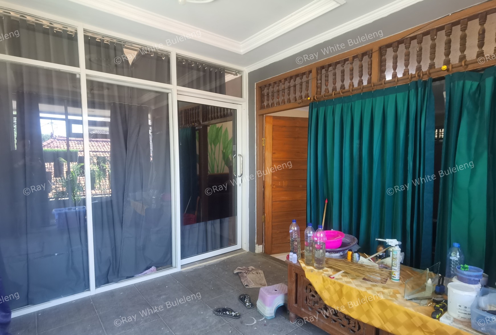 HOUSE, WAREHOUSE AND WORKSHOP FOR SALE
