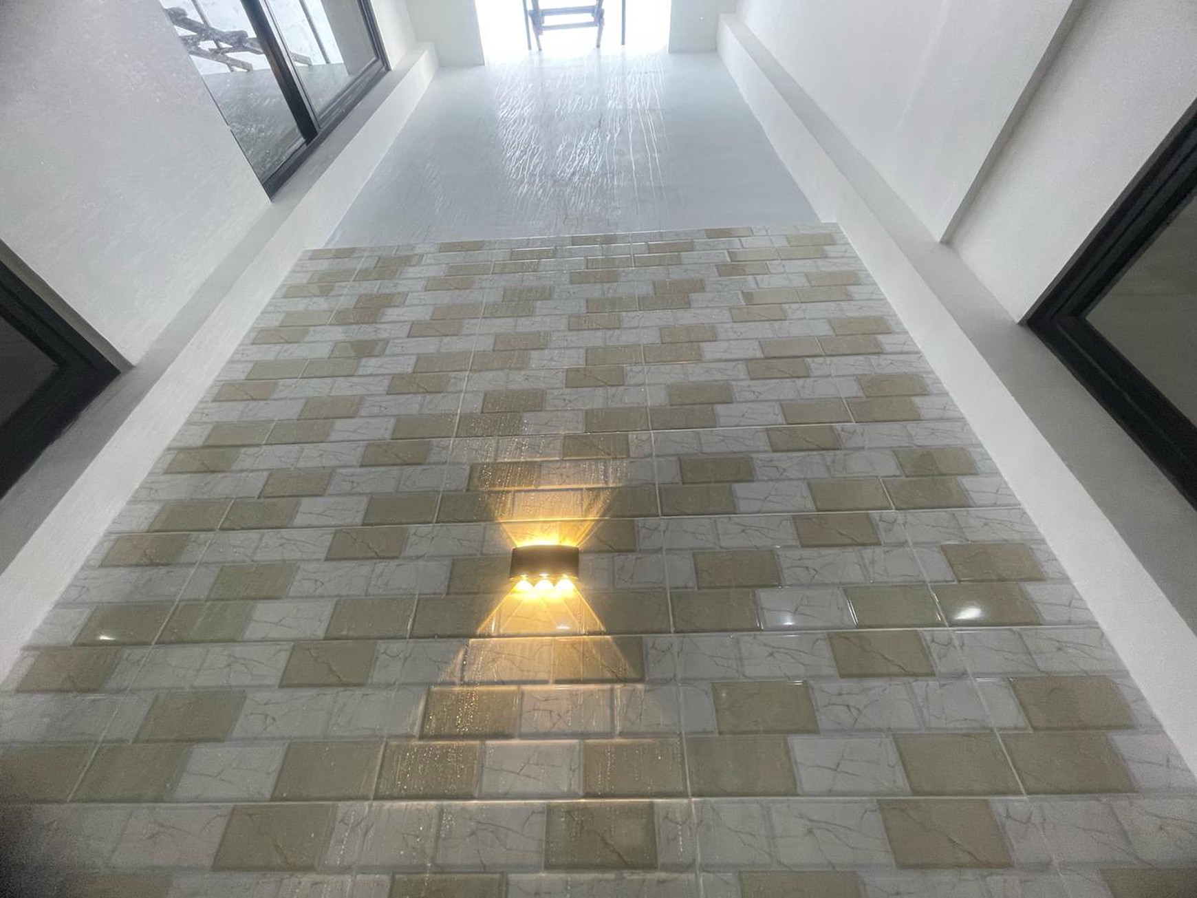 Rumah selesai Renovasi,Baru,lingkungan bersih di Garha Raya Tangerang Selatan.