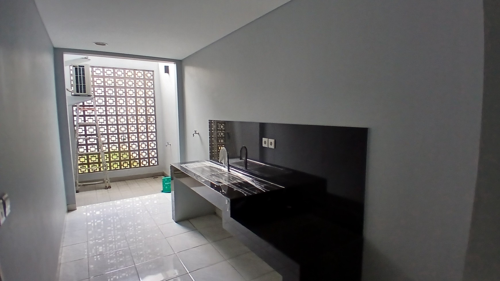 Rumah Baru Di kawasan strategis Jakarta Selatan