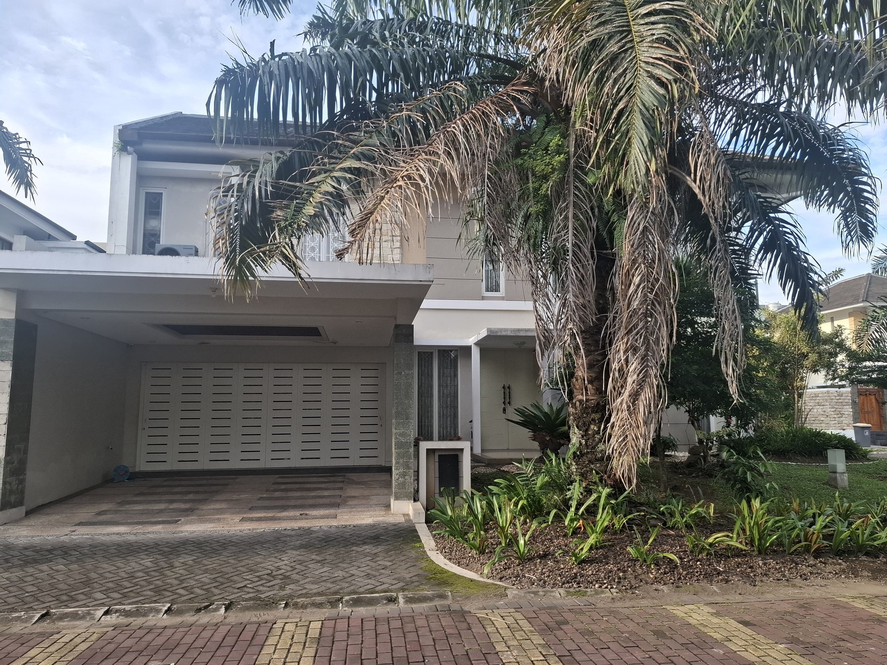 Rumah Mewah Dengan Kolam Renang Di Perumahan Premium Green Hills Residence Ngaglik Sleman