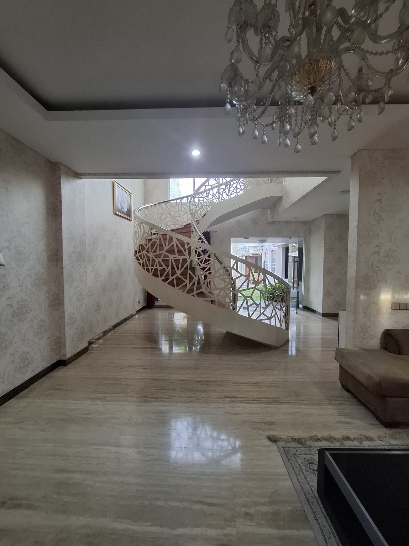 Rumah Mewah Dengan Kolam Renang Di Perumahan Premium Green Hills Residence Ngaglik Sleman