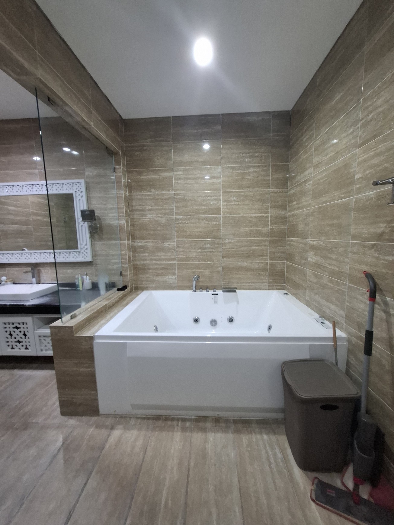 Rumah Mewah Dengan Kolam Renang Di Perumahan Premium Green Hills Residence Ngaglik Sleman