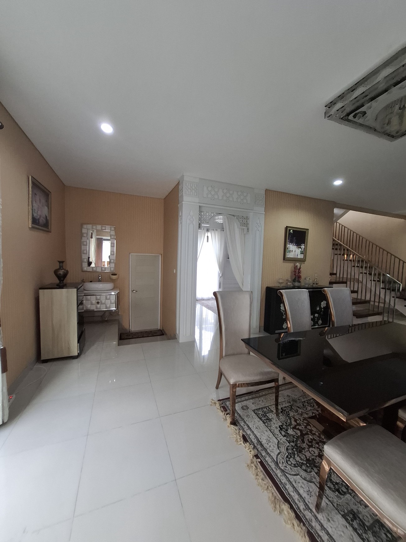 Rumah Mewah Dengan Kolam Renang Di Perumahan Premium Green Hills Residence Ngaglik Sleman