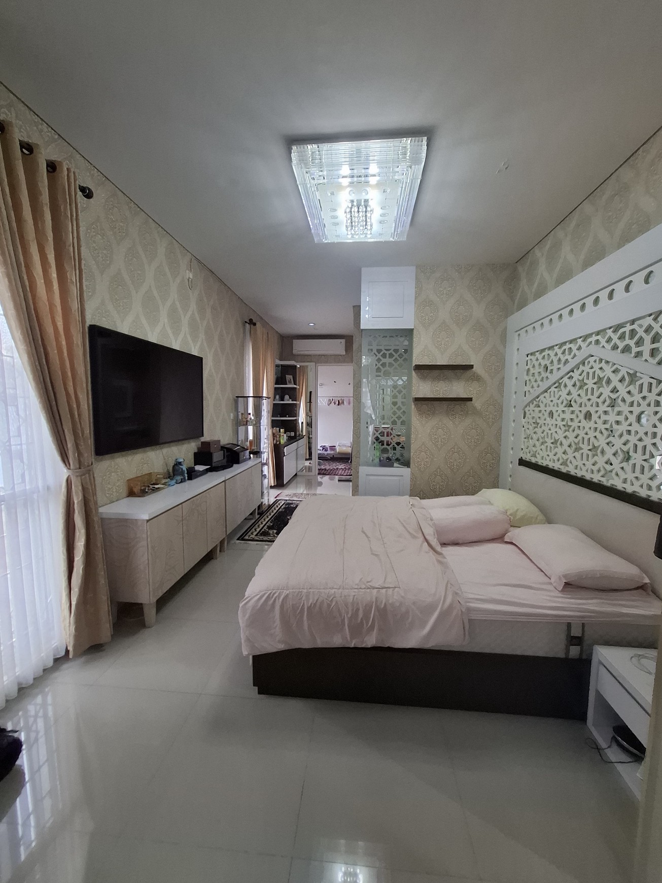 Rumah Mewah Dengan Kolam Renang Di Perumahan Premium Green Hills Residence Ngaglik Sleman
