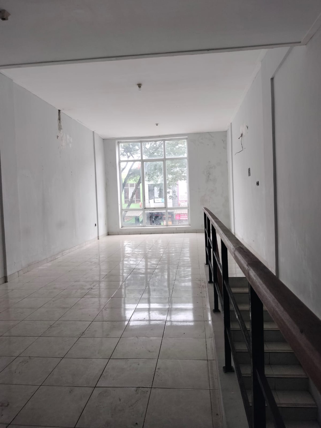 Ruko 2 Lantai Siap Pakai Lokasi Strategis Pinggir Jalan Raya @Jombang
