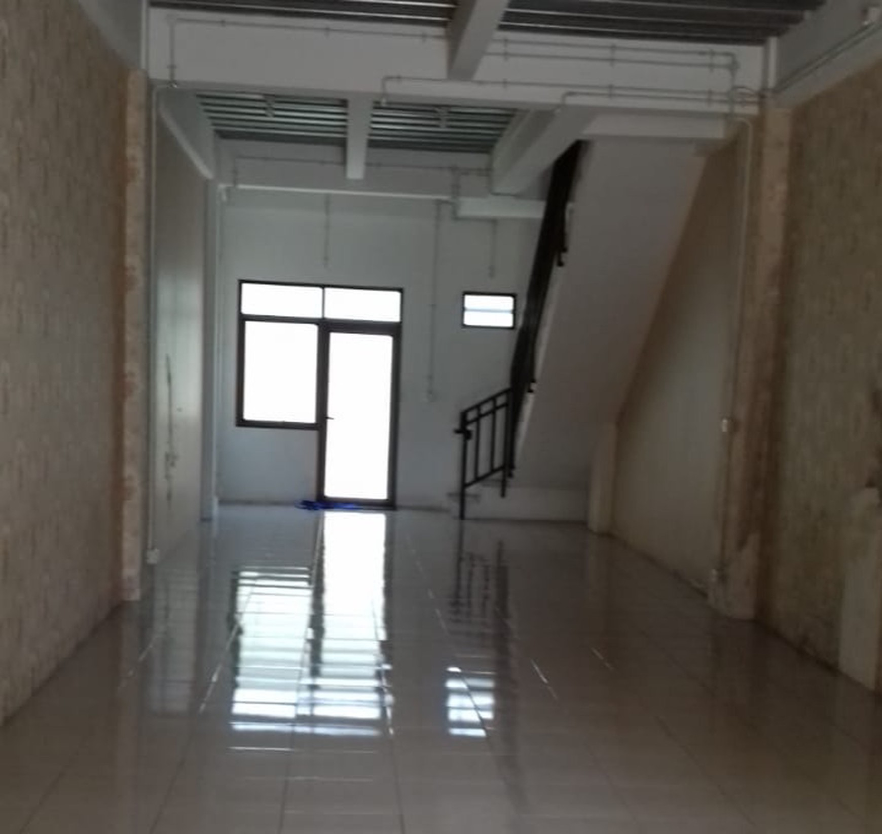Dijual Ruko Daerah Strategis Pusat Bisnis di Pangkalan Jati