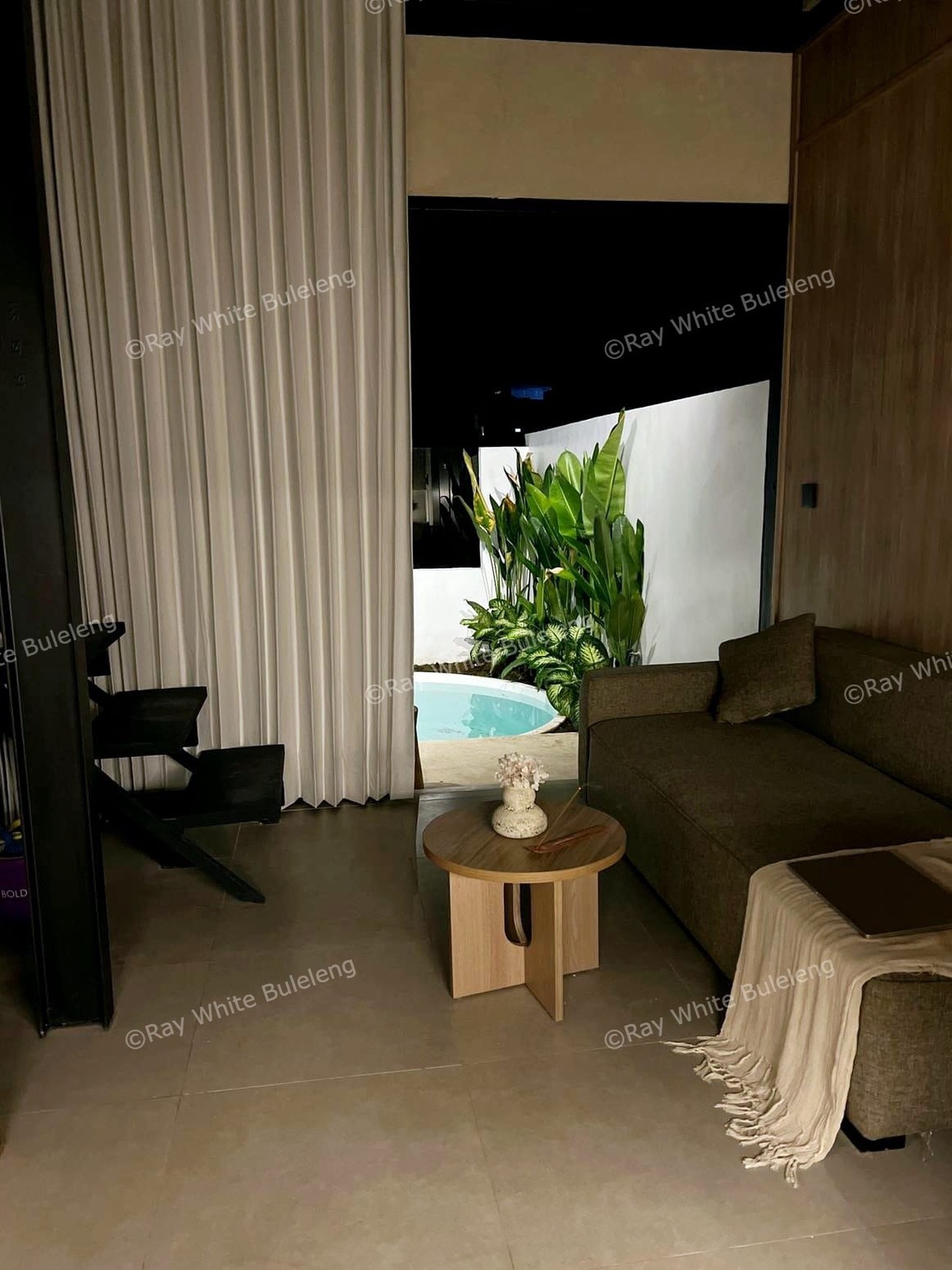 Stylish Loft Villa with Rice Field View for Lease in Canggu