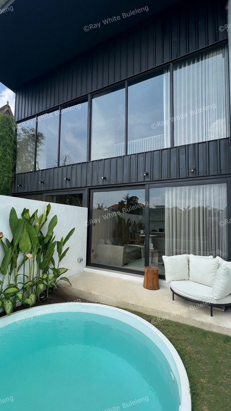 Stylish Loft Villa with Rice Field View for Lease in Canggu