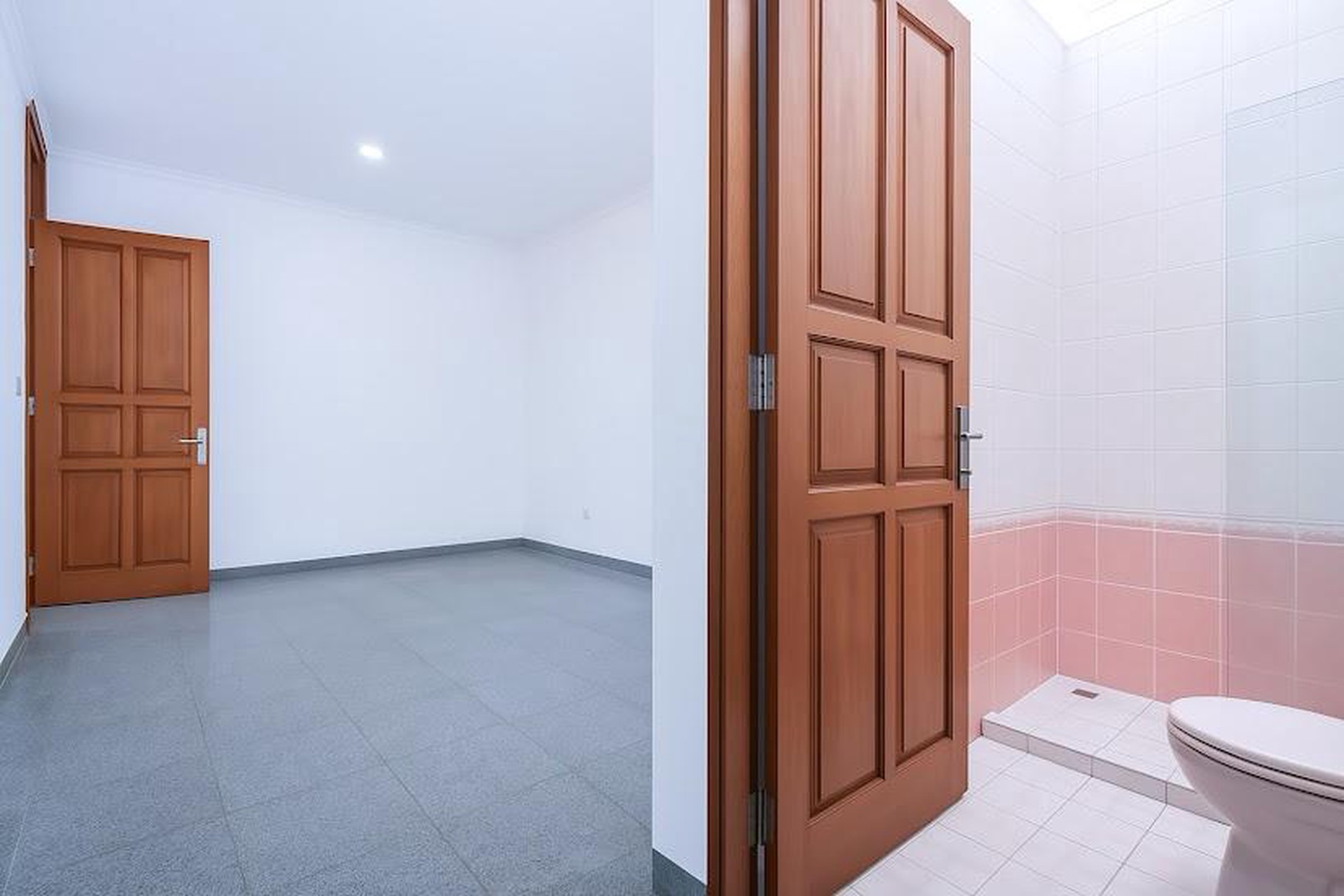Rumah Besar 2 lantai Cantik Terawat Serasa Baru, Di Tebet Timur, Dan Hanya 1 Menit Ke Jl. MT. Haryono Dan St. KA Cawang