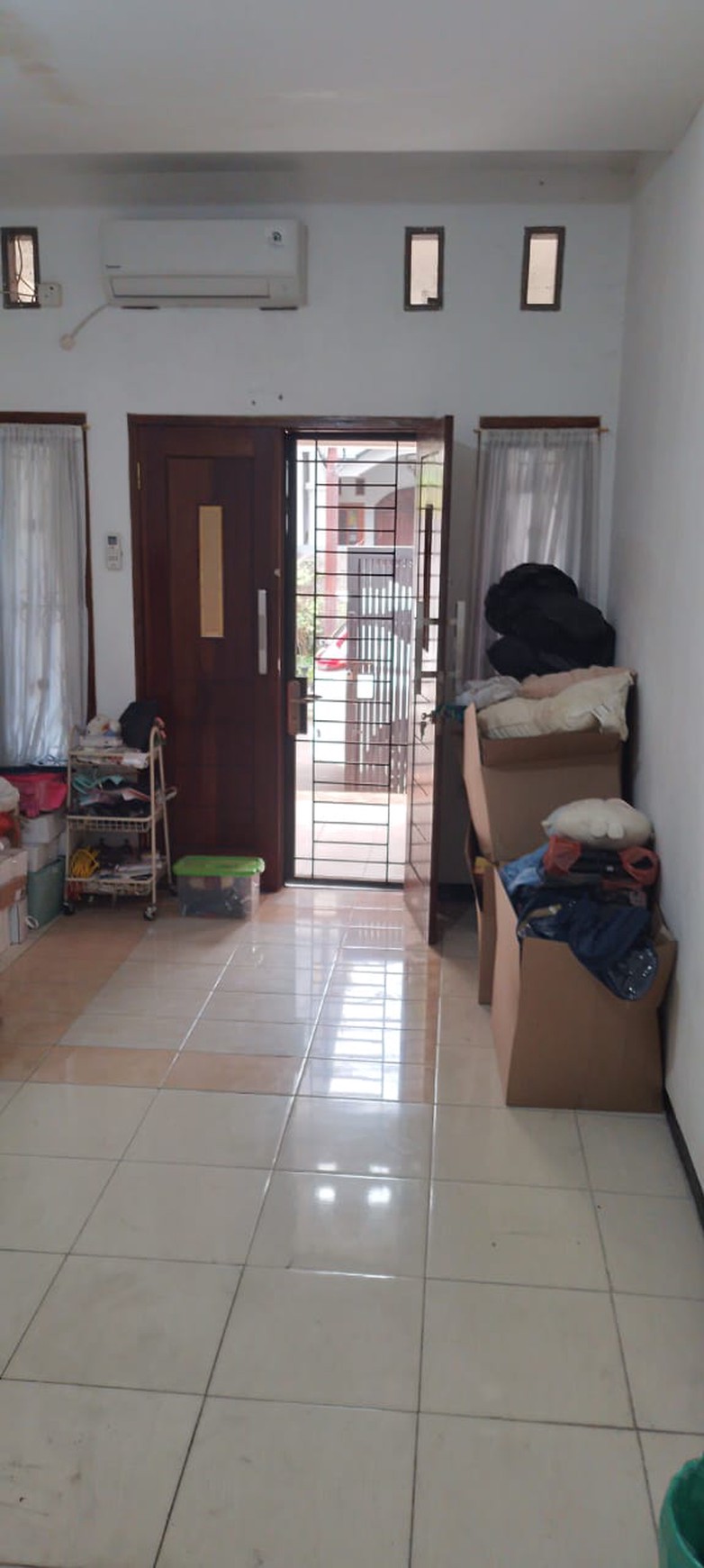 Rumah Siap Huni dengan Hunian Nyaman dan Asri di @Graha Raya
