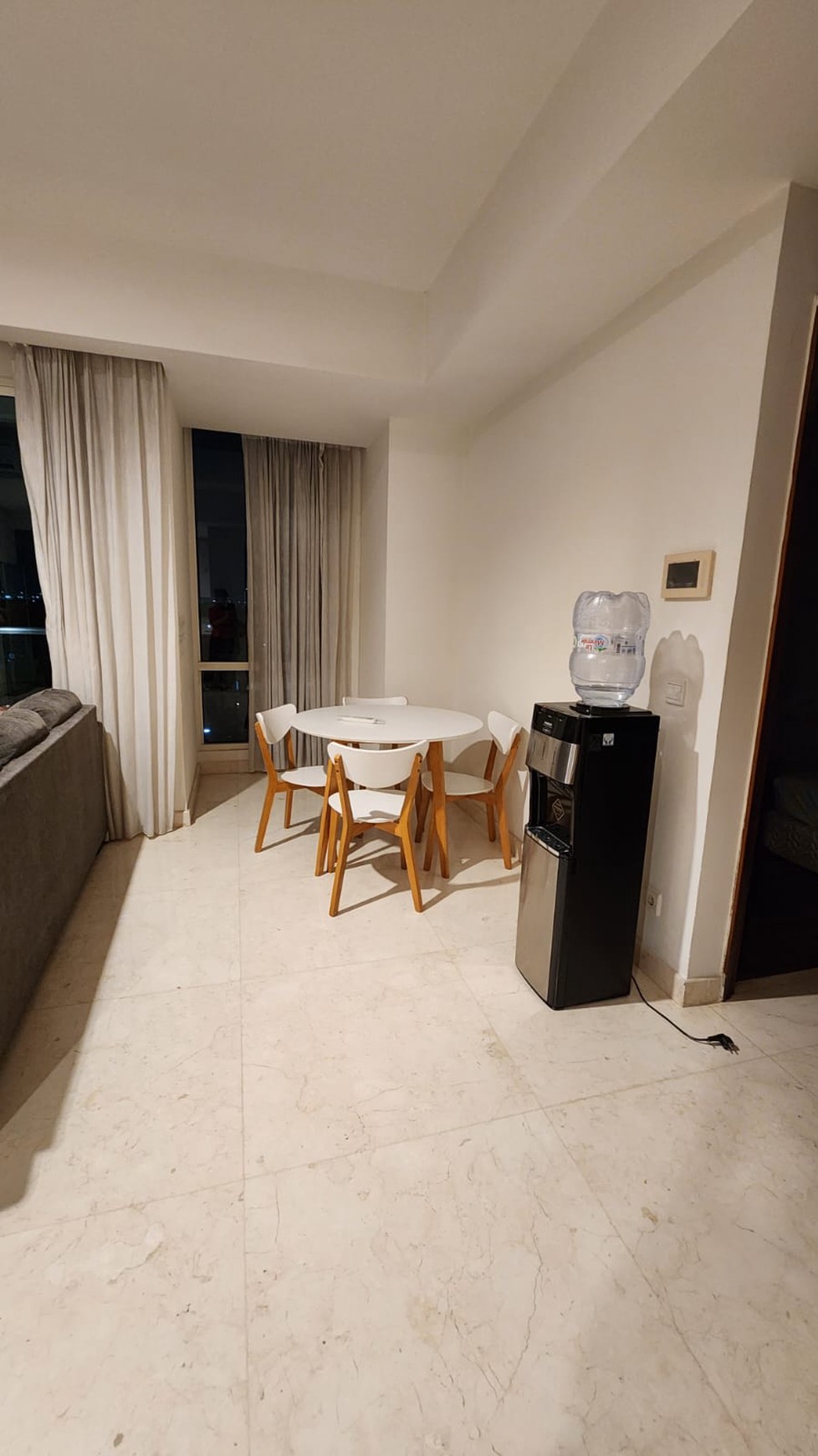 Dijual Apartemen The Kensington Kelapa Gading, Tower Belmon, 2BR.