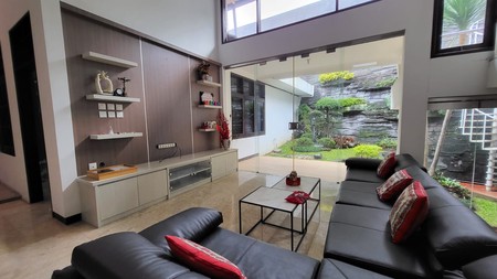 Dijual Rumah Lux di Bnadung Utara Siap Huni, Budisari