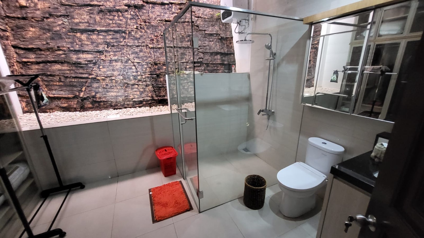 Dijual Rumah Lux di Bnadung Utara Siap Huni, Budisari