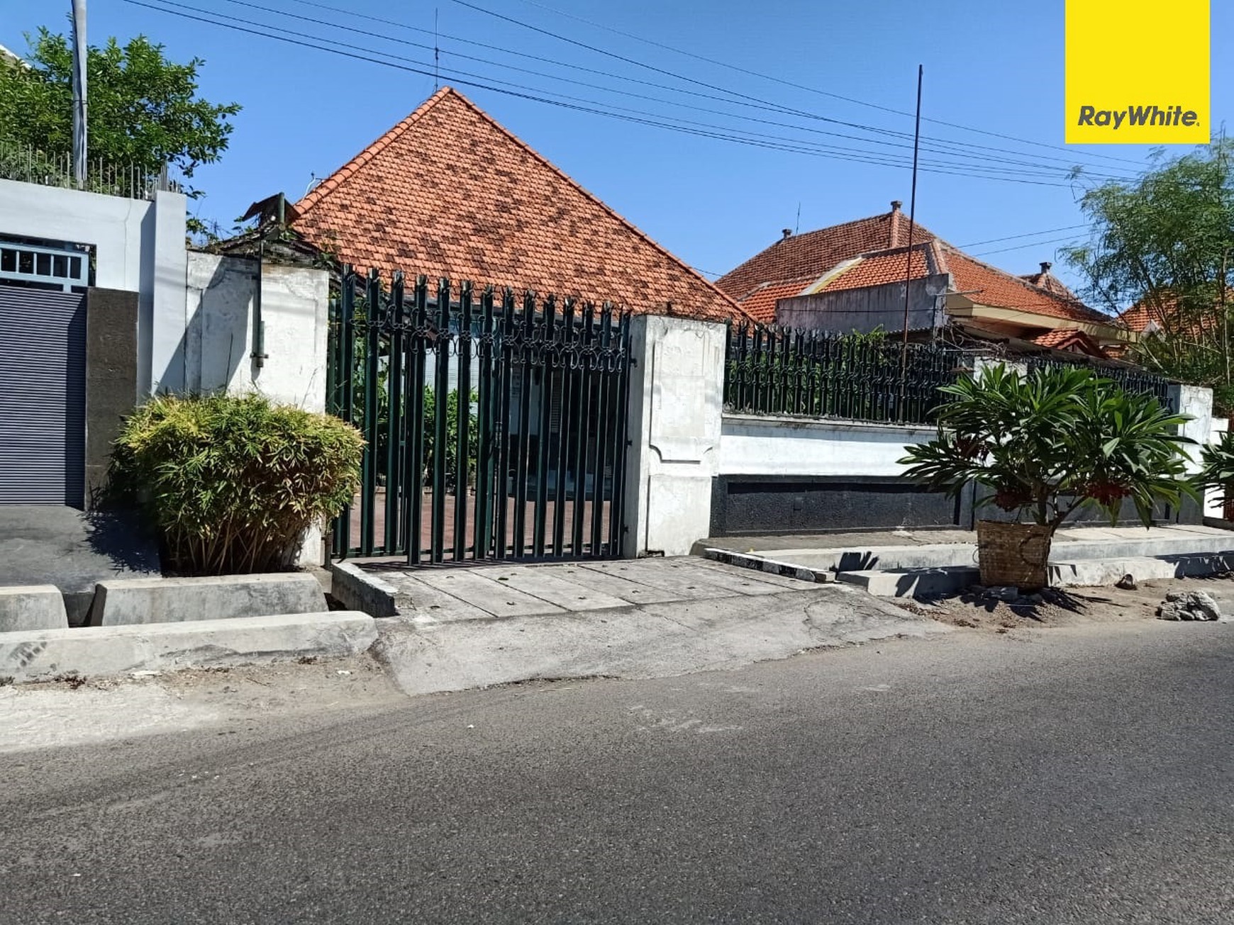 Dijual Rumah Pusat Kota di Jalan Wuni Surabaya