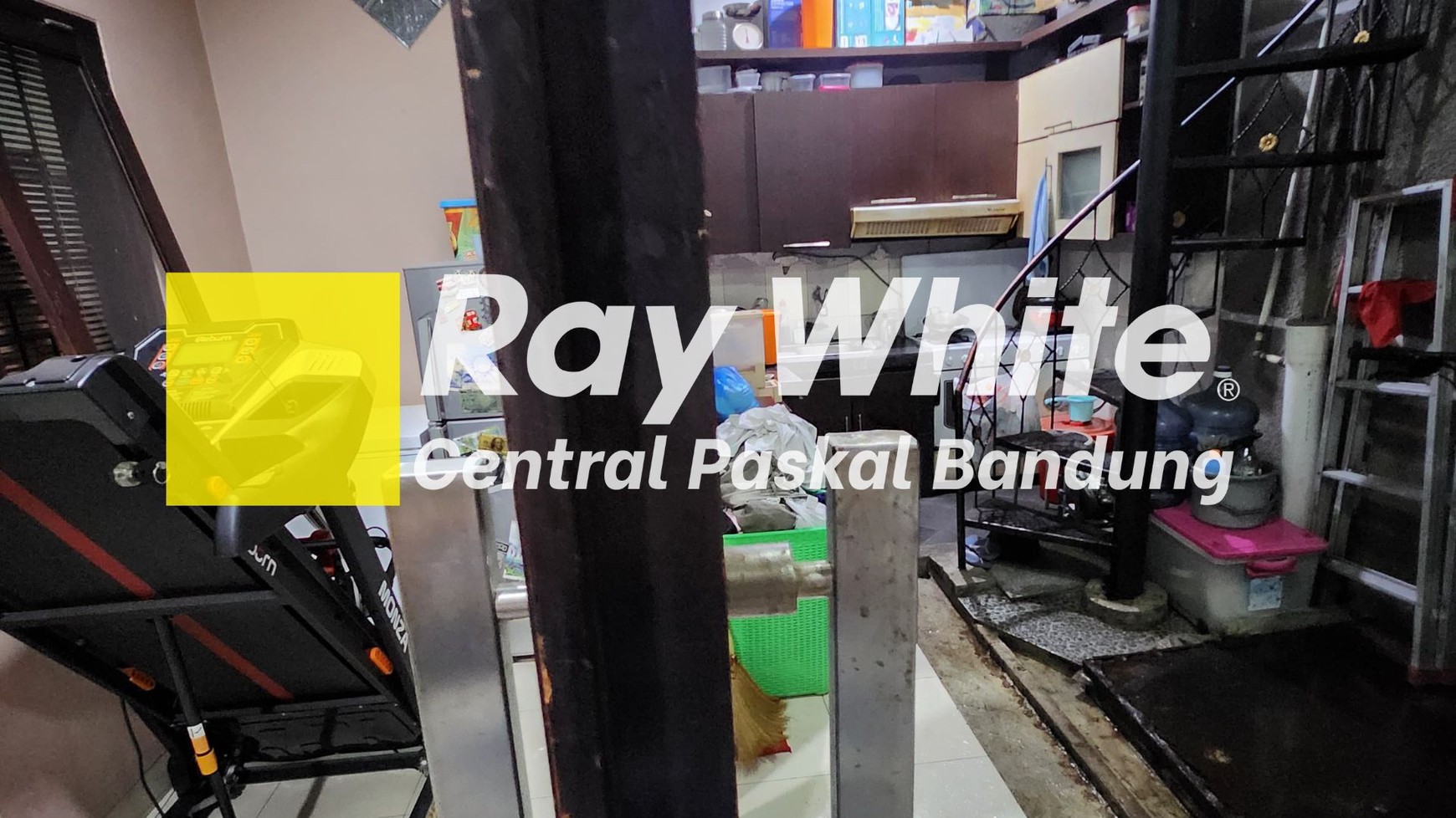 Rumah di Komplek Arcamanik Bandung
