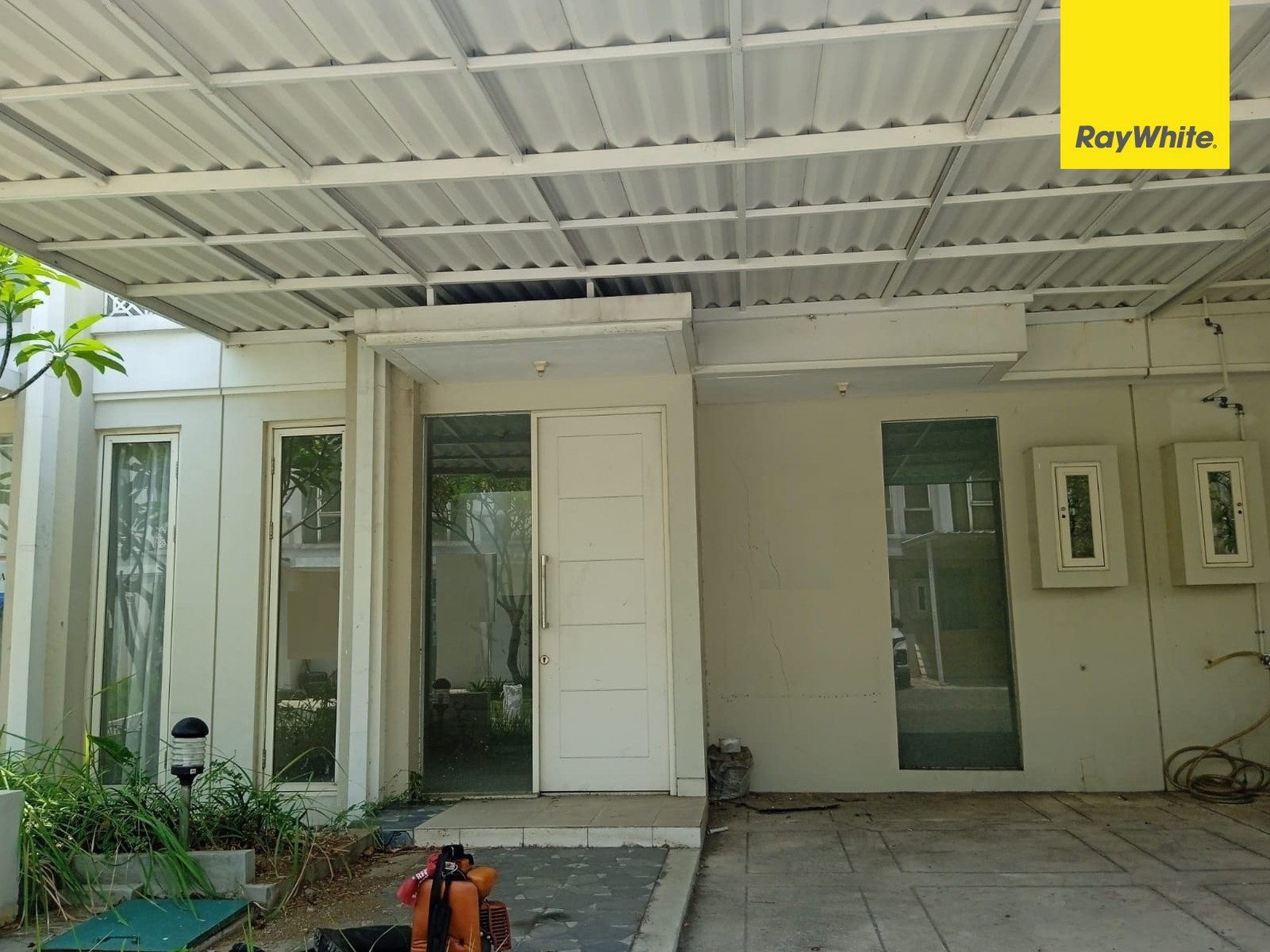 Dijual Rumah 2 lantai di Grand Pakuwon Surabaya Barat