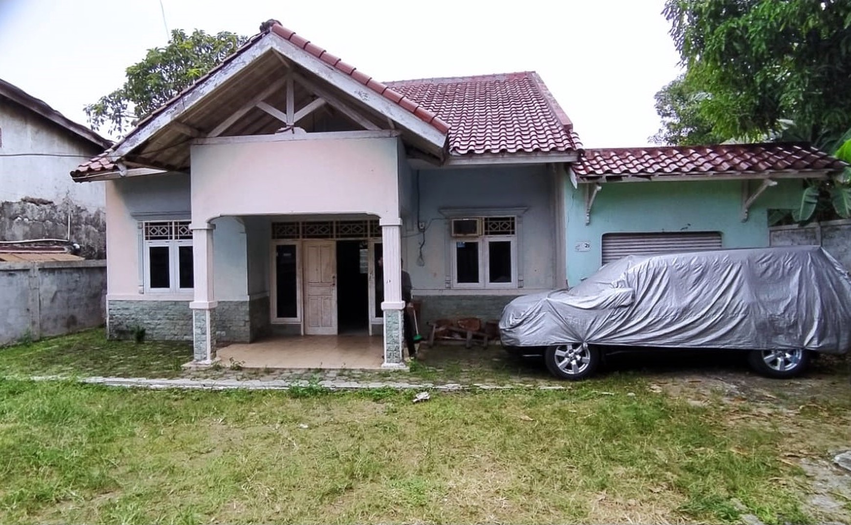 Di Jual Rumah Hitung Tanah Jl Kerja Bakti Kp. Makasar