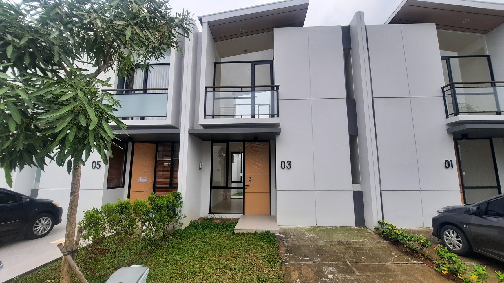 RUMAH MINIMALIS MODERN DI LOKASI STRATEGIS DEKAT JALAN BOULEVARD LIPPO CIKARANG DI CLUSTER CENDANA SPARK