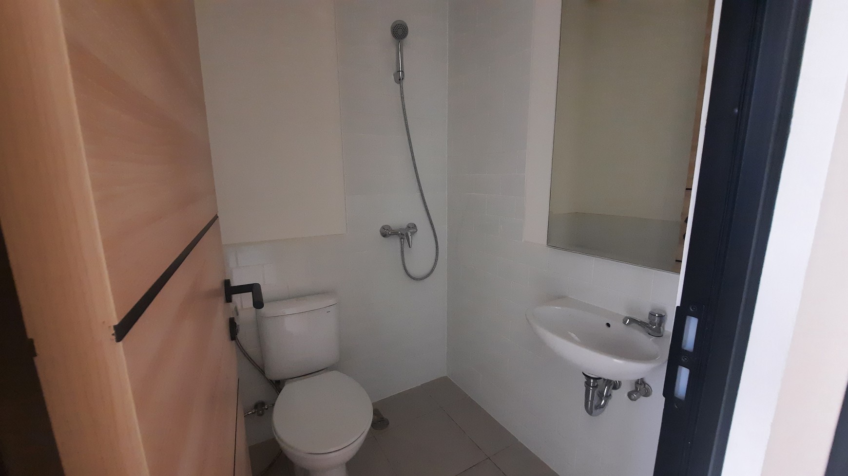 RUMAH MINIMALIS MODERN DI LOKASI STRATEGIS DEKAT JALAN BOULEVARD LIPPO CIKARANG DI CLUSTER CENDANA SPARK