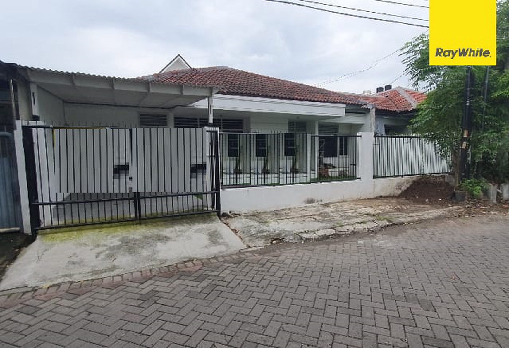 Dijual Rumah SHM di Darmo Indah Selatan Surabaya