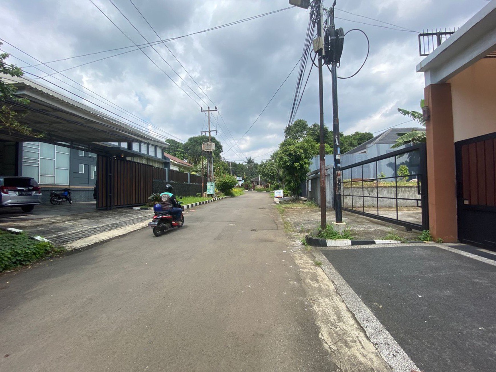 Rumah 2 Lantai Siap Huni dengan Hunian Nyaman dan Asri @Bogor.