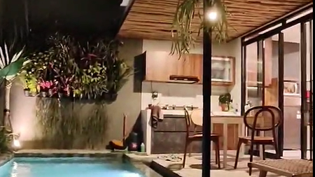 Dijual Rumah Lux Ada Kolam Renang di Hegarmanah