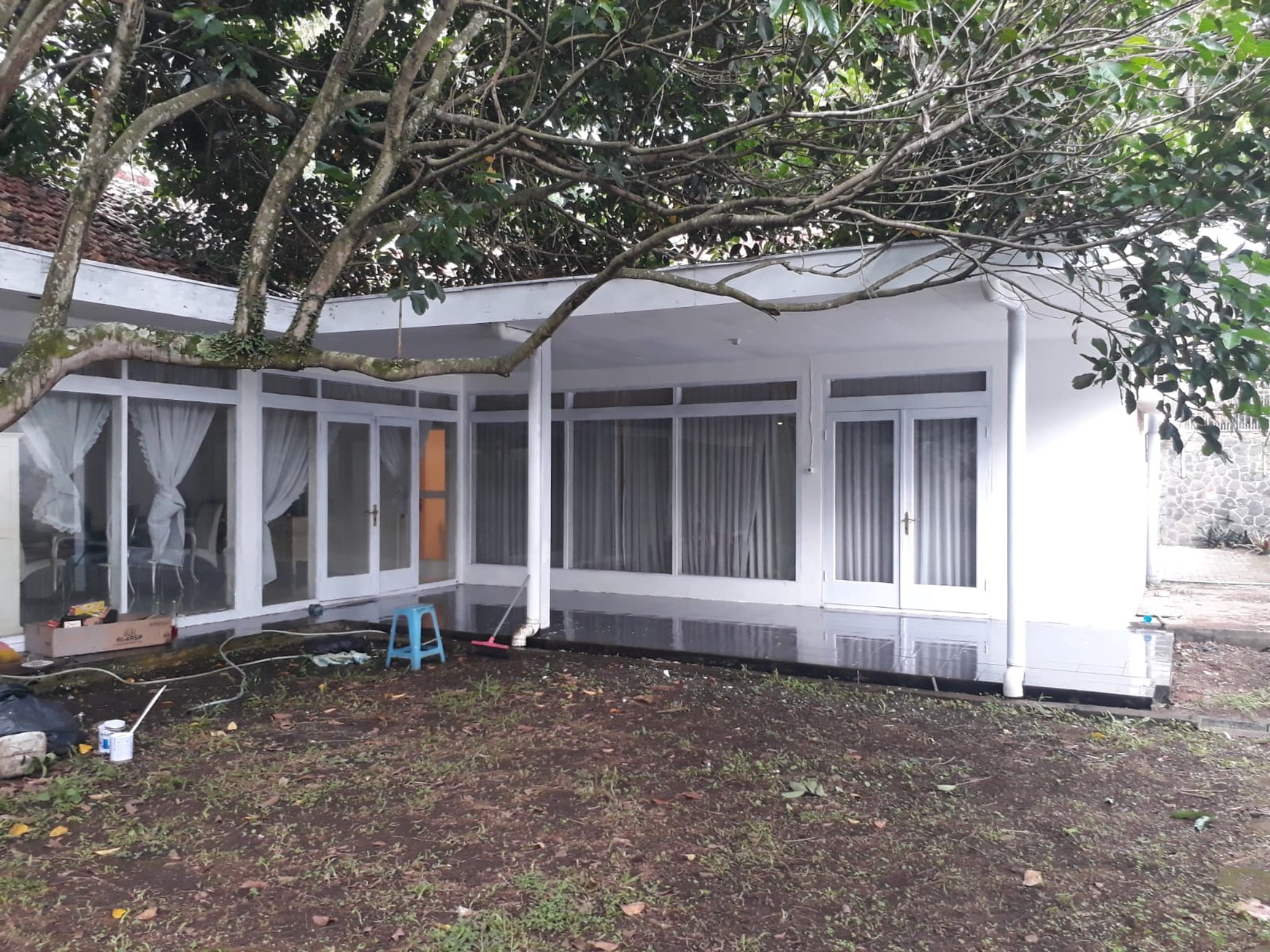 Dijual Rumah Lux Ada Kolam Renang di Hegarmanah