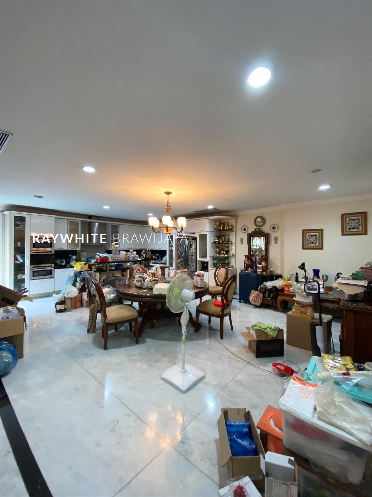 Rumah Dalam Lingkungan Tenang Lokasi Strategis Area Kebayoran Baru
