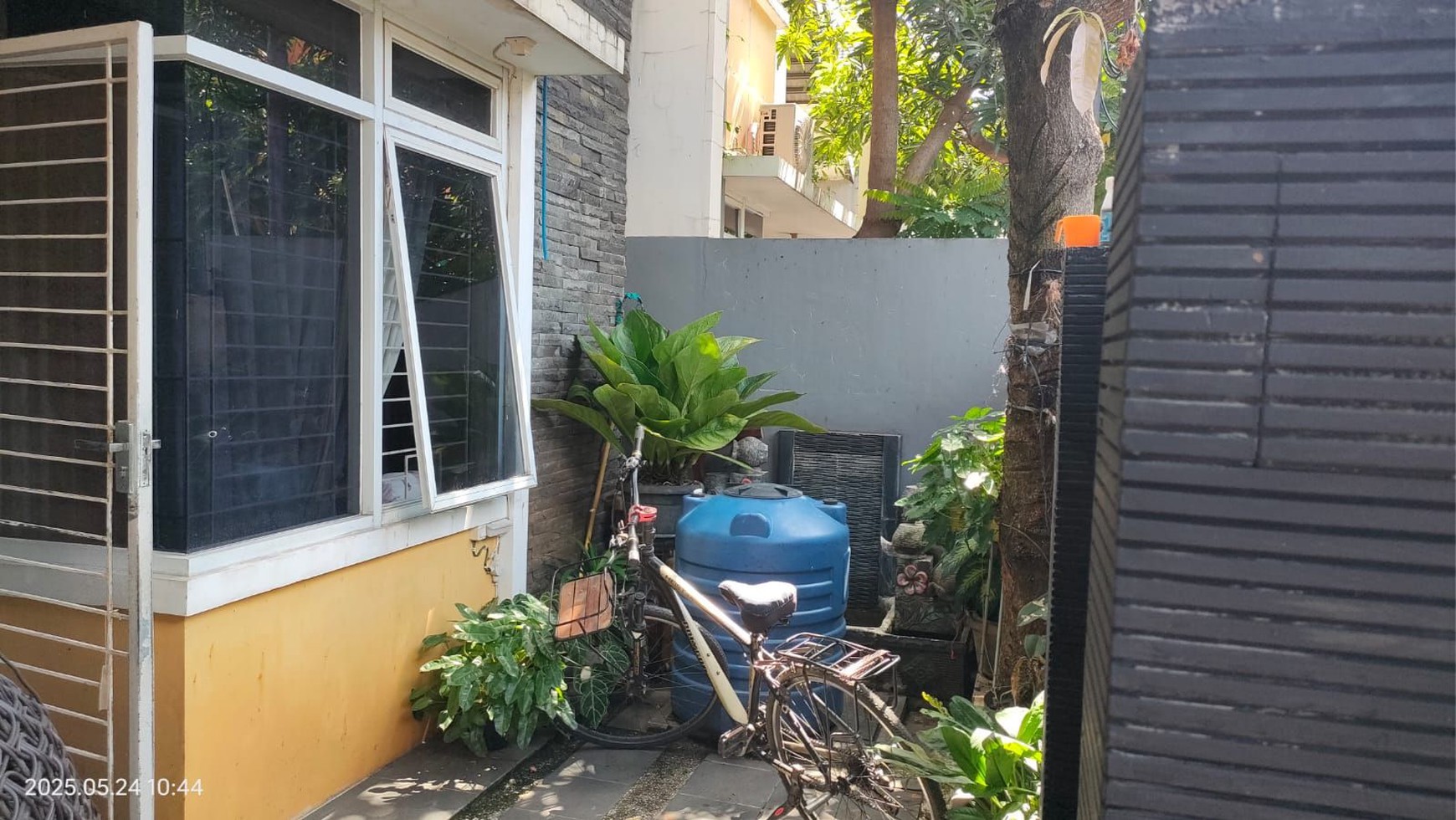 Rumah di Pekayon Pasar Rebo 
